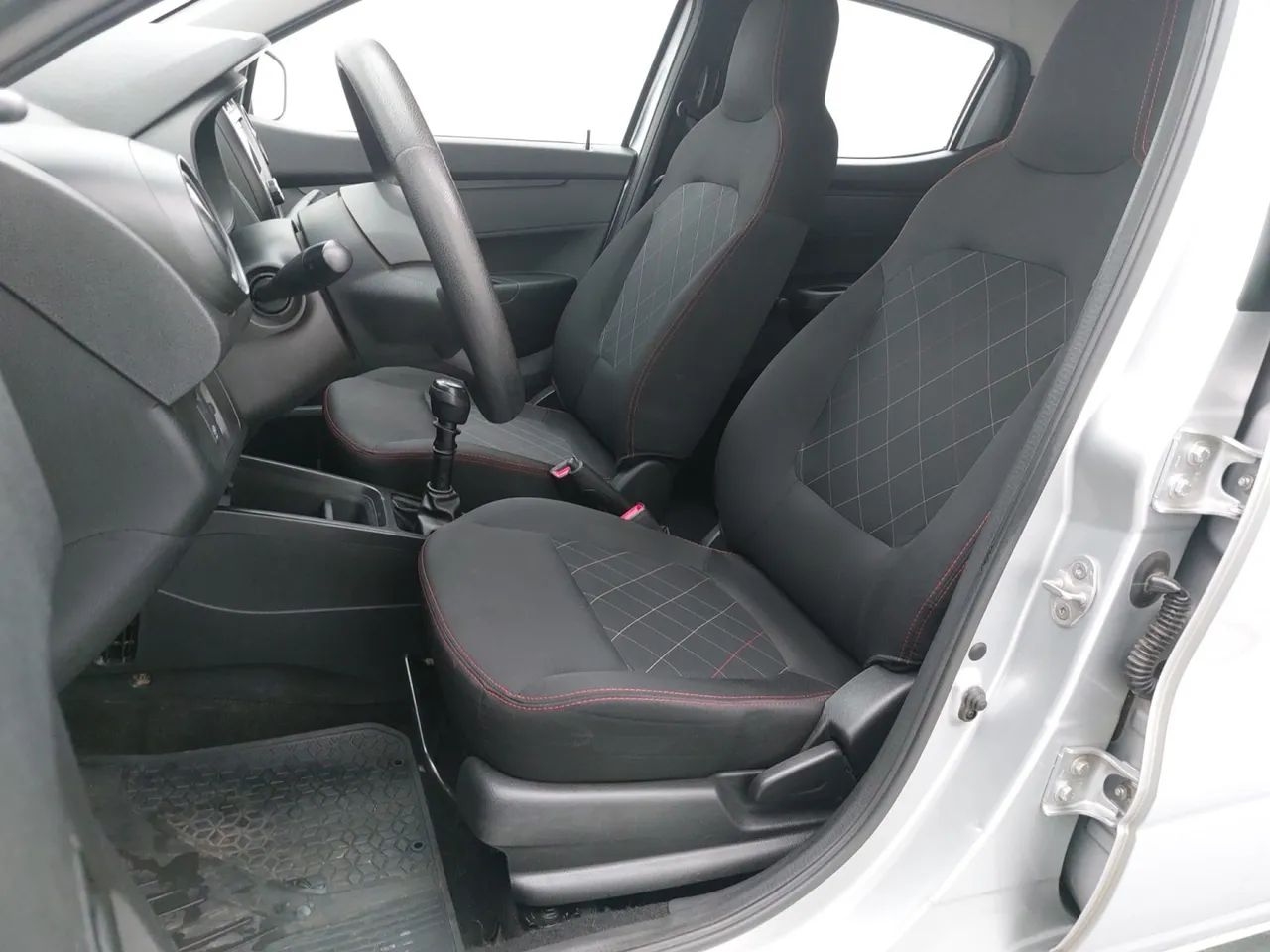 Renault Kwid 1.0 Zen, foto 16 de 18