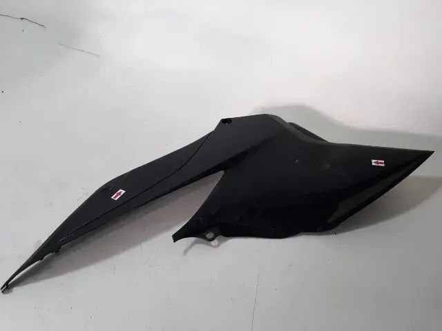 Carenagem Lateral Honda Cb 300 10/15 L/e Orig 57274 Preto - Foto 6
