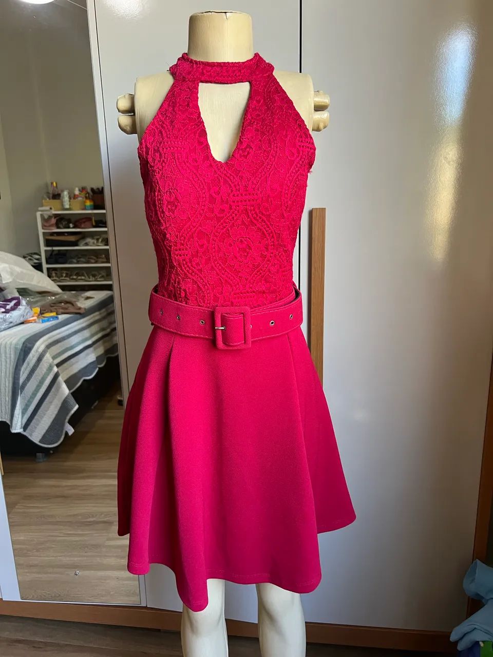 Vestido vermelho com cinto - Bazar
