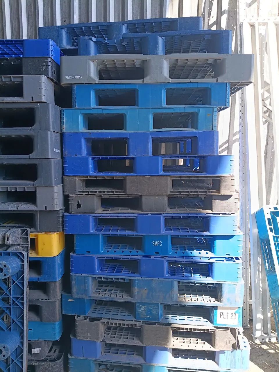 Paletes de plástico/variados 