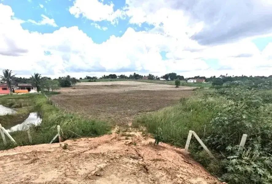 ÓTIMA ÁREA URBANA - 2 Hectares colada na BR - Foto 3