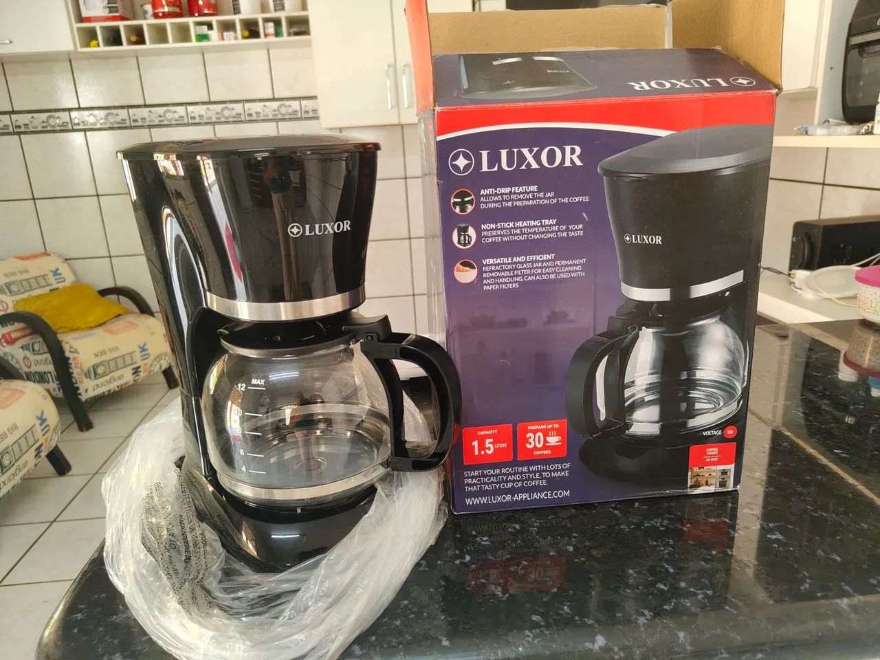 Vendo ou troco cafeteira elétricada nova - Foto 3