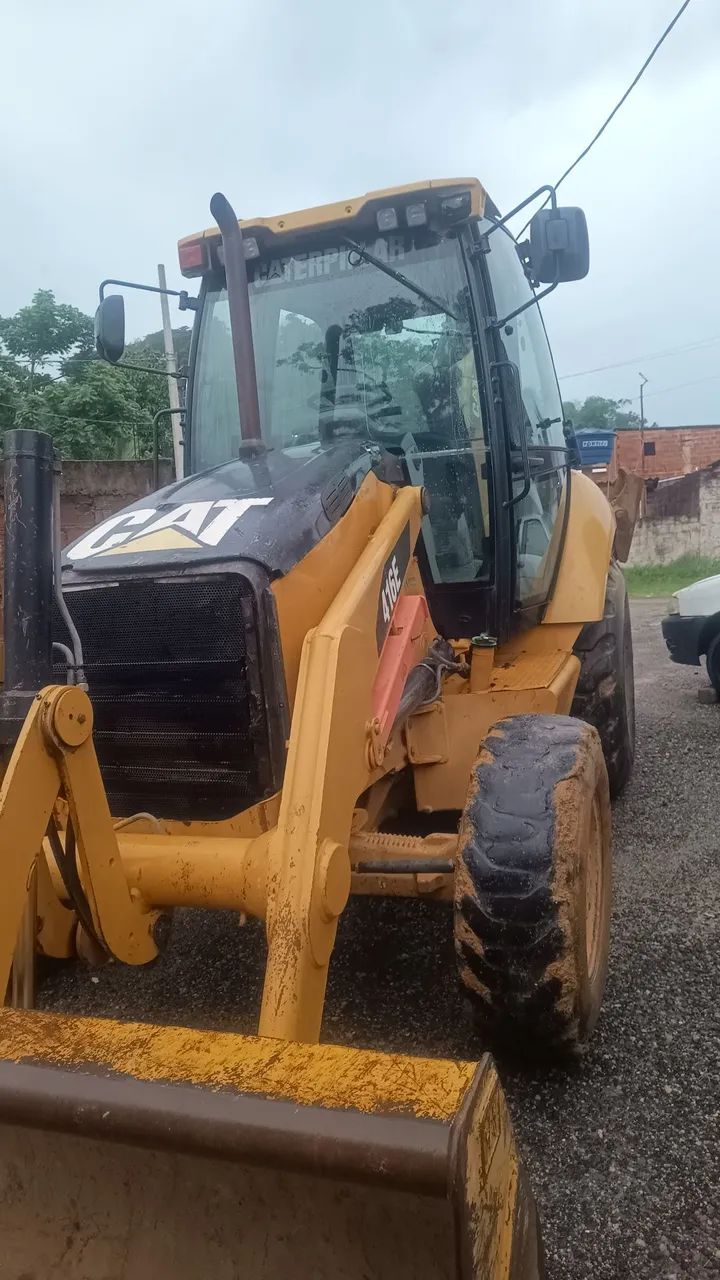 Retroescavadeira Caterpillar 416e 2014
