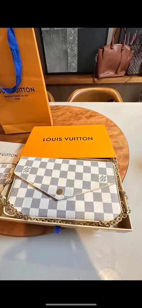 Bolsa inspiração LV