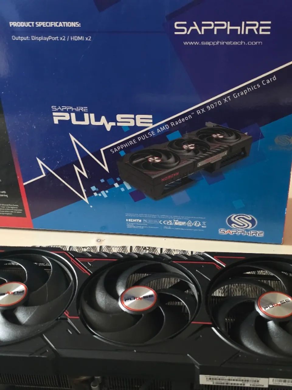 Placa de Vídeo AMD Sapphire Pulse RX 9700 XT 16GB - Foto 2