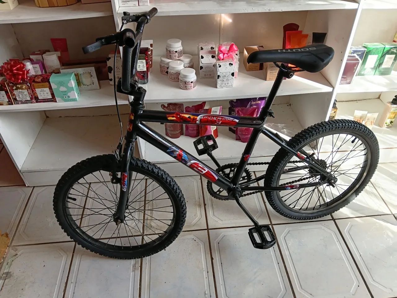Vendo uma bicicleta  Aro 20 - Foto 3