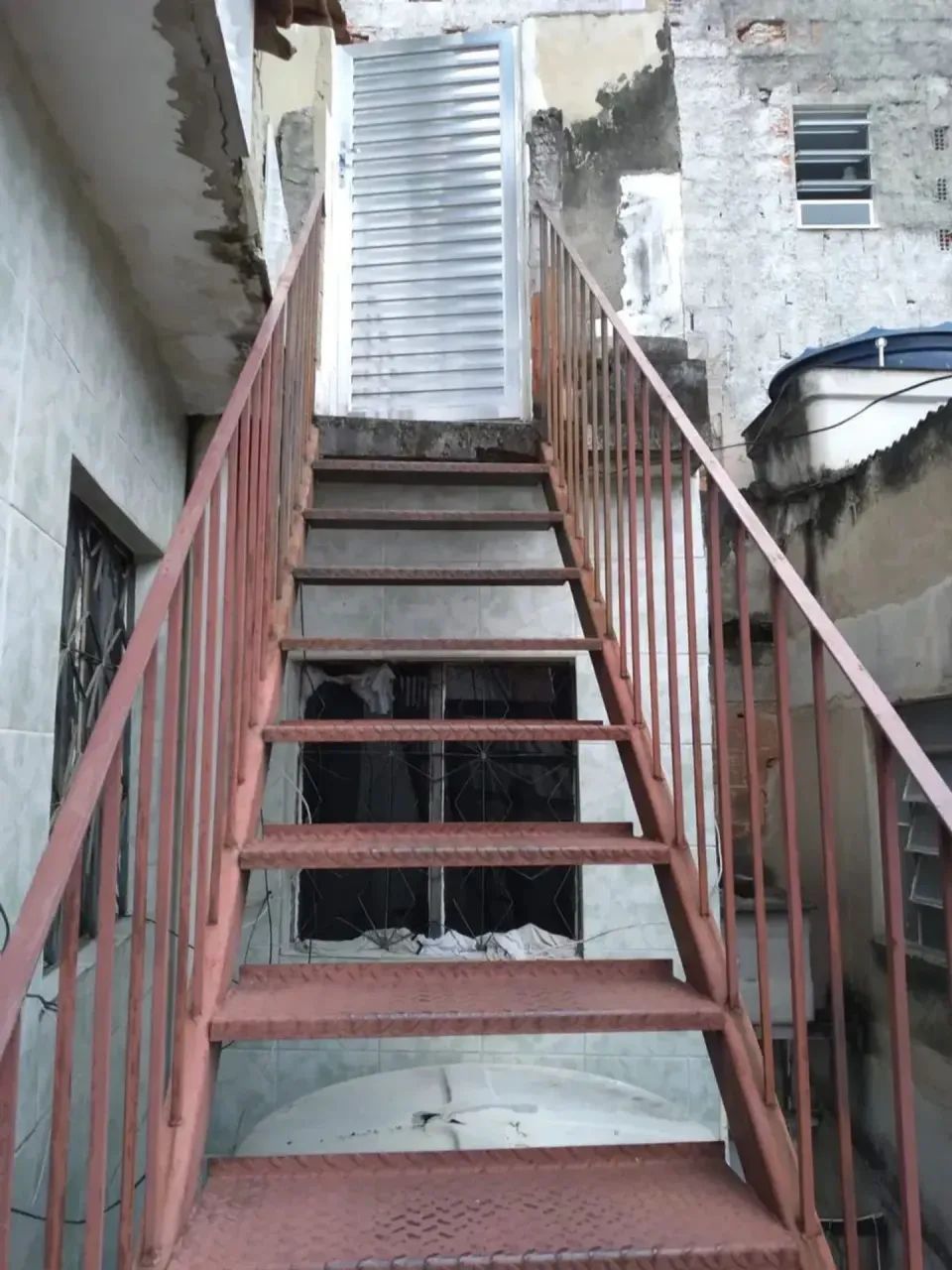 CASA COM 3 QUARTOS EM VAZ LOBO - ACEITO ENTRADA - Foto 4