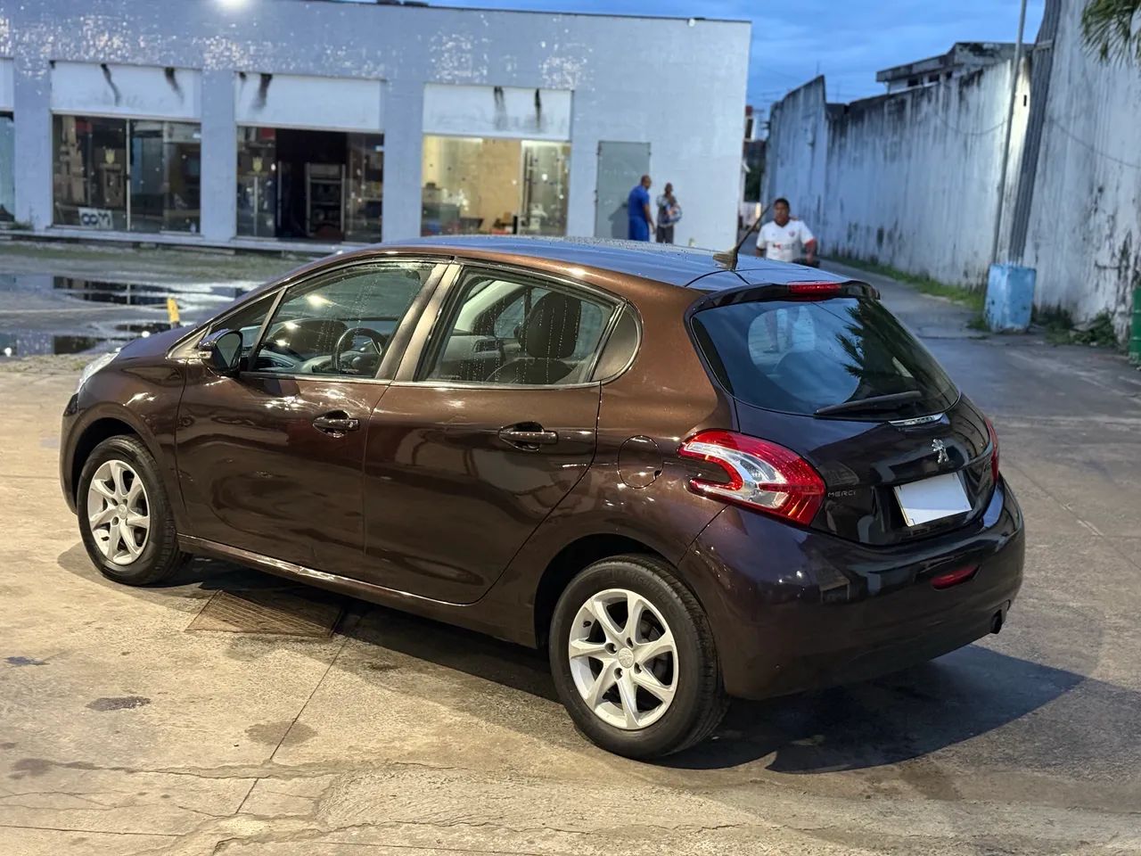 Peugeot 208 2014