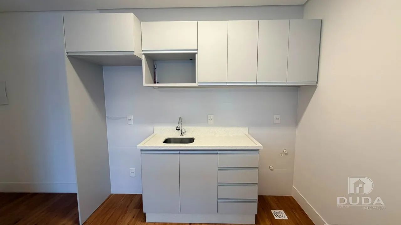 STUDIO MODERNO COM SACADA AMPLA PROXIMO À SC 401 - Foto 3