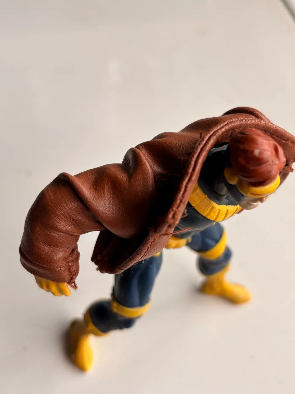 boneco ciclope x-men com jaqueta de couro 1997 - Foto 4