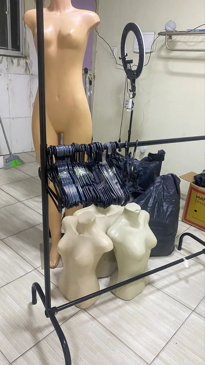 Vendo tudo para montar seu brechó  - Foto 3