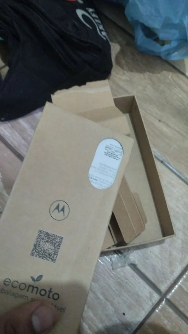 Vendo dois celulares único dono novos 