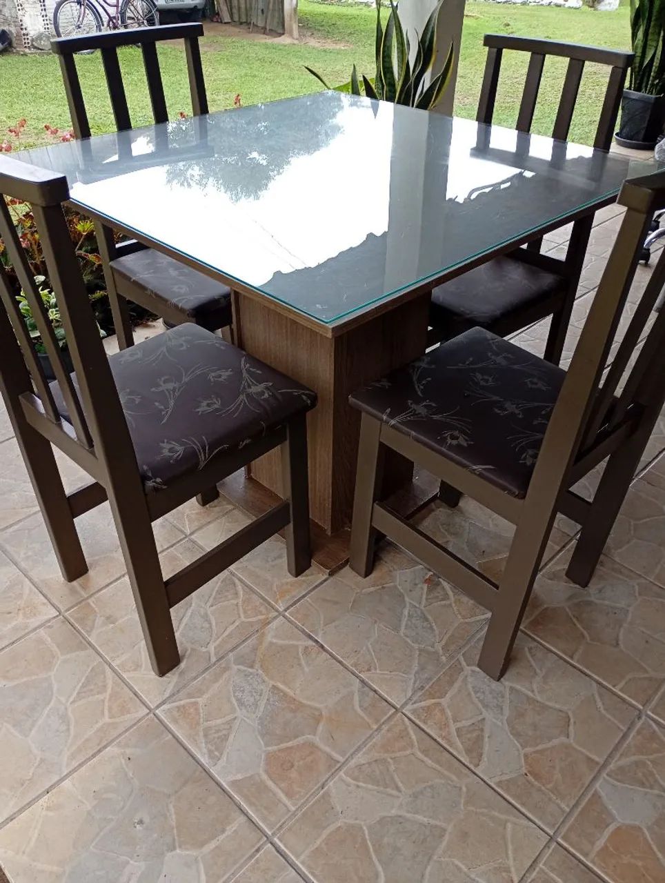 Mesa com 4 cadeiras  - Foto 4