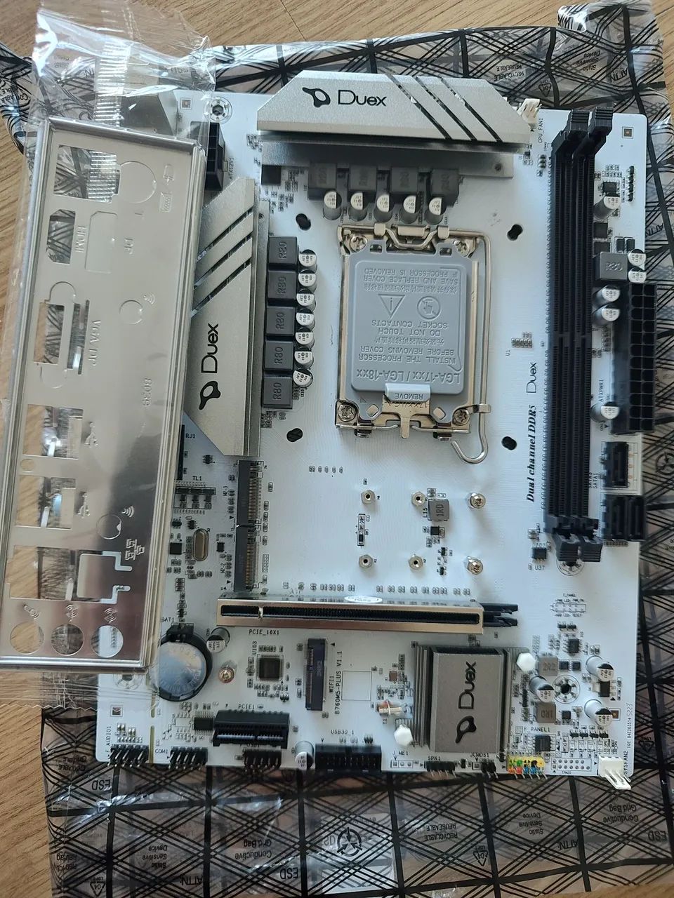 Placa mãe Duex b760 socket 1700.  ddr5