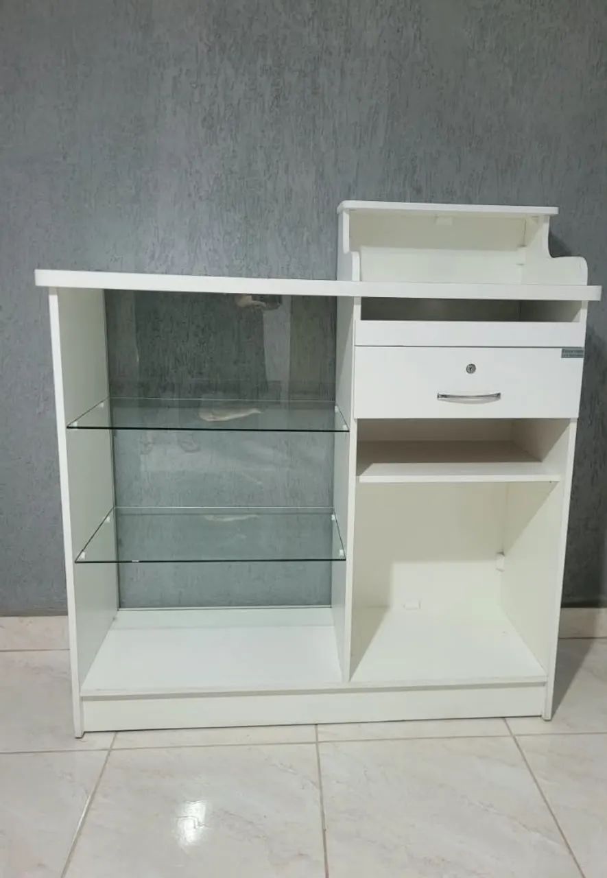 Balcão Caixa de MDF, com gaveta e vitrine - Foto 2