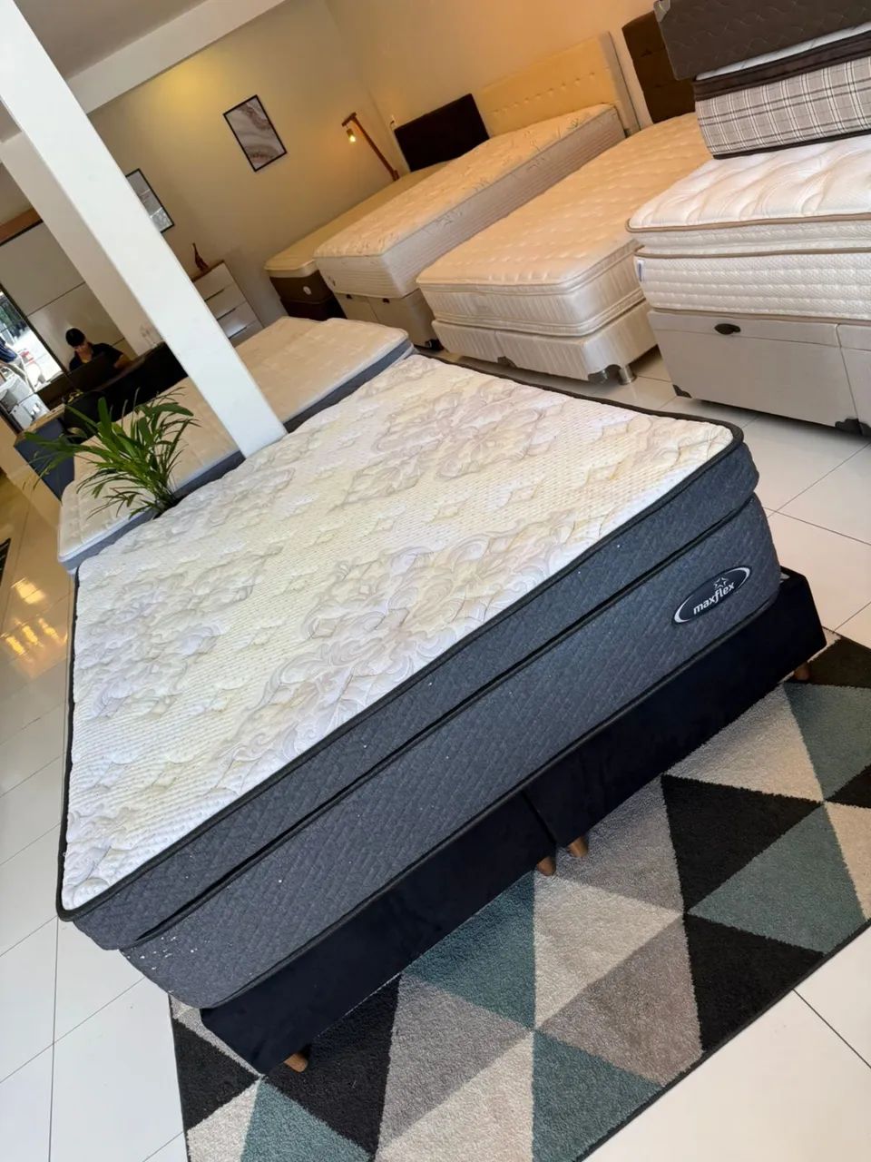 Cama box QUEEN SIZE MAXFLEX COM COLCHÃO SEMINOVO - Entrego!  - Foto 2