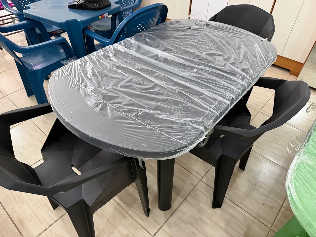 MESA OVAL GRANDE CADEIRAS 3D - Foto 4