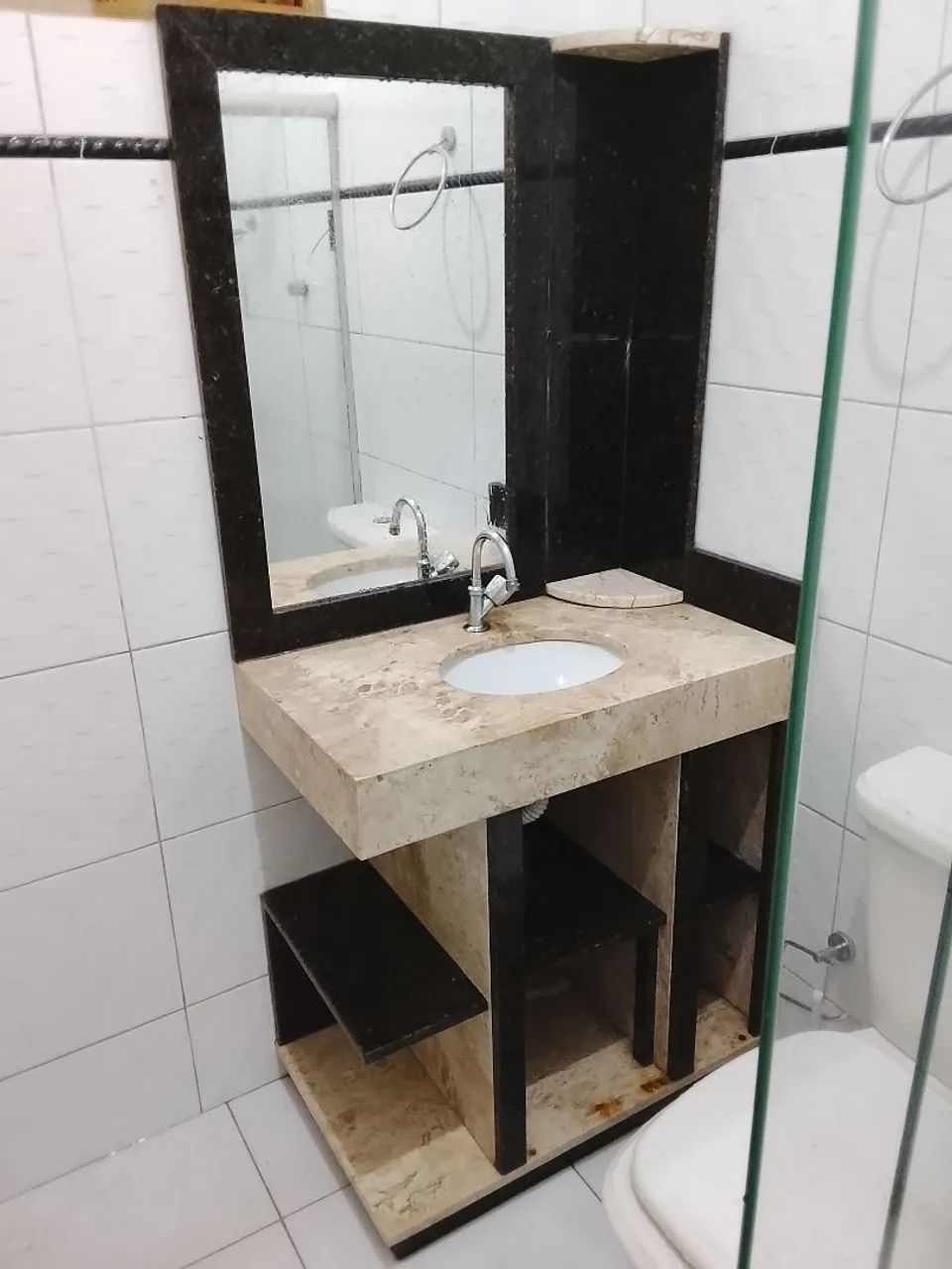 Vendo bancada de Pia de Mármore completo.65570243424897124