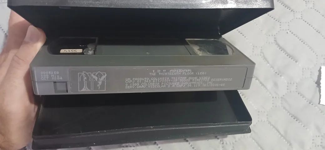Lote 1 - Kit Filmes Vhs Ficção - Efeito Borboleta E 13 Andar - Foto 2