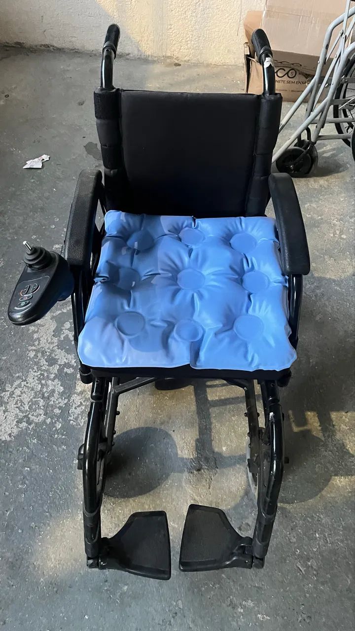 Cadeira de rodas motorizada  - Foto 2