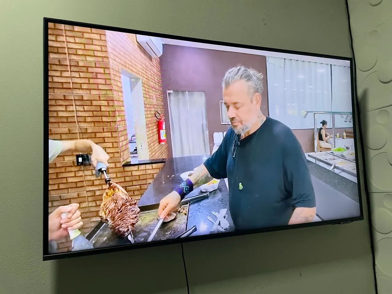 Smart TV Samsung 43 Crystal UHD 4K / aceito trocas - Foto 4