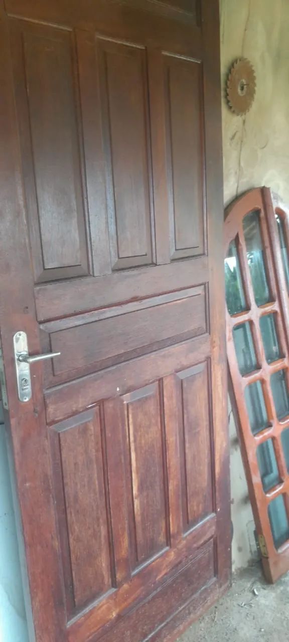 Uma porta e duas janelas. - Foto 3