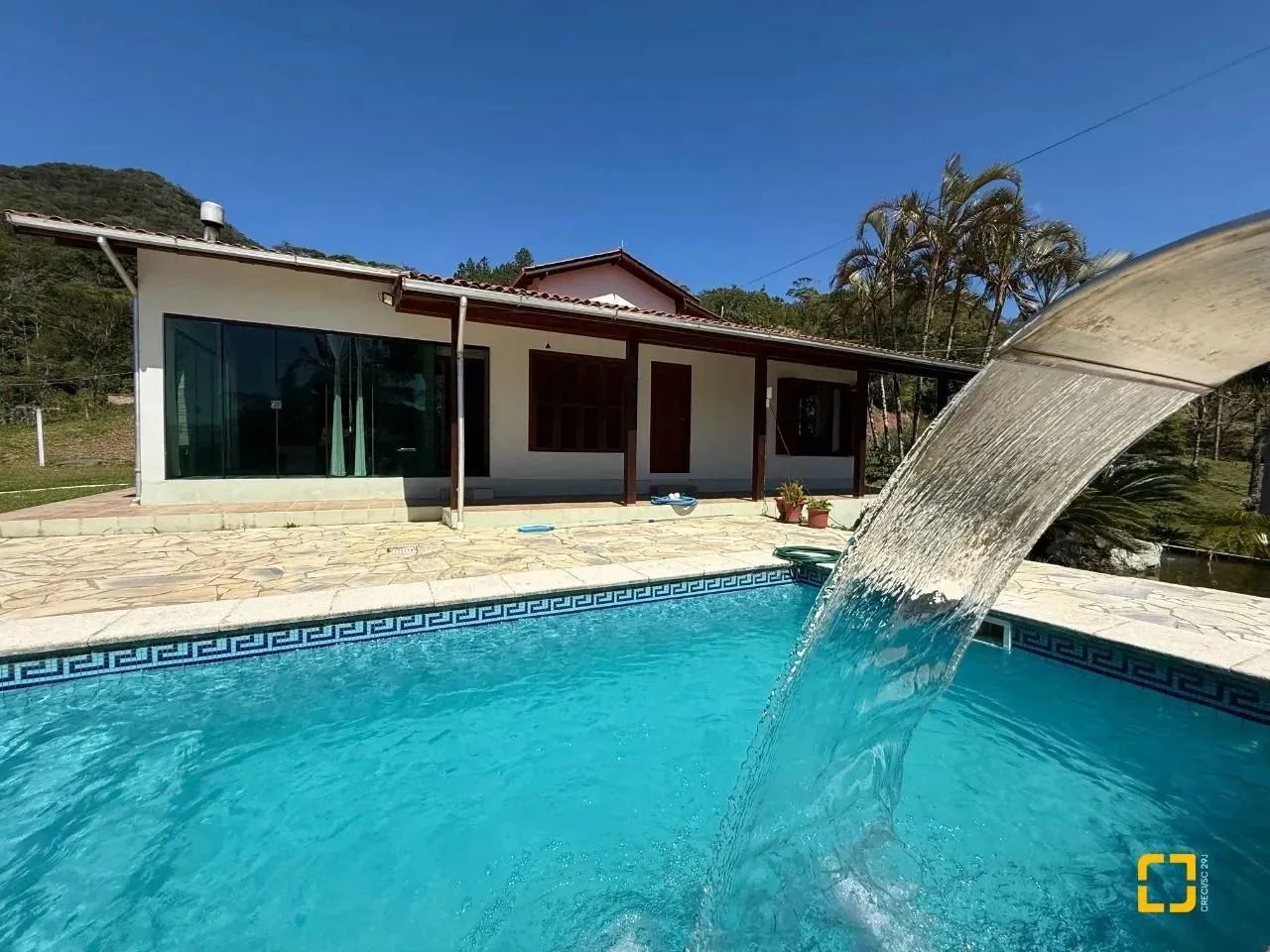 Sítio com 10 hectares com 2 casas, em Garopaba/SC