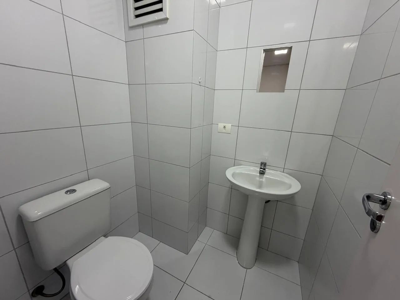 SALA COMERCIAL COM VAGA DE GARAGEM! - Foto 4