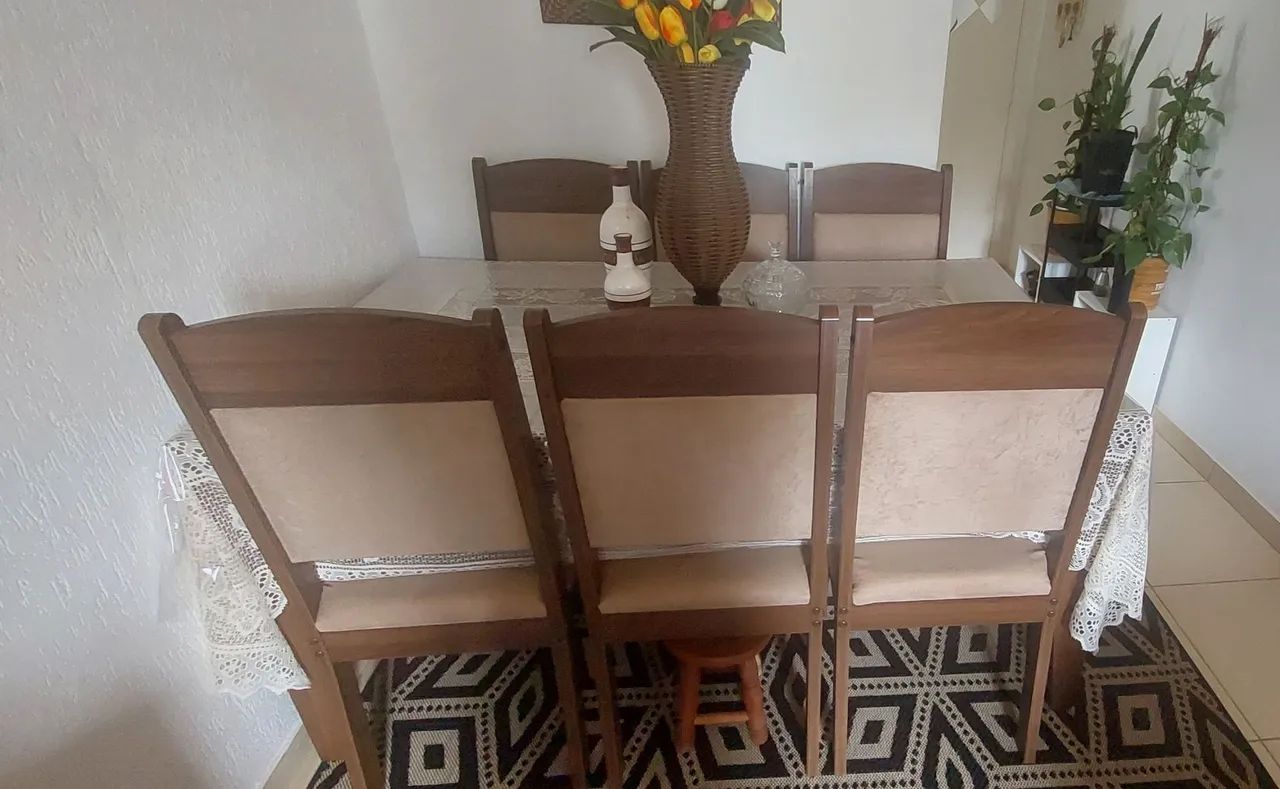 Vende-se mesa com 6 cadeiras  - Foto 2