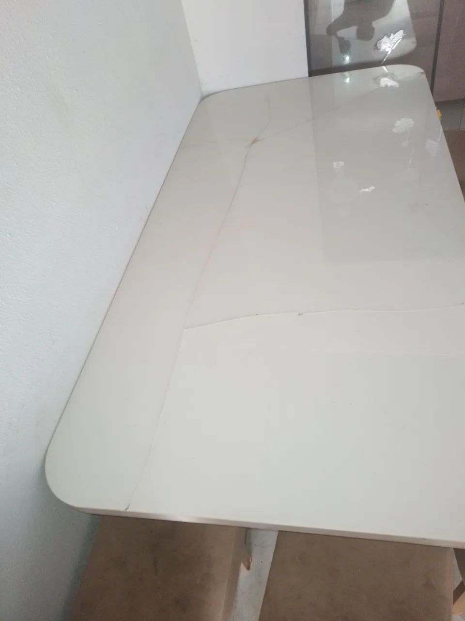 Mesa 7 cadeiras com detalhes mas da pra usar  - Foto 2