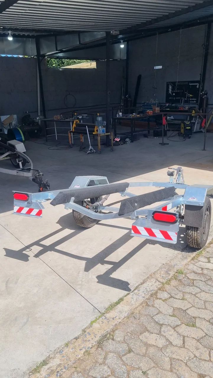 Carretinha para jet isk spark galvanizada nova  - Foto 3