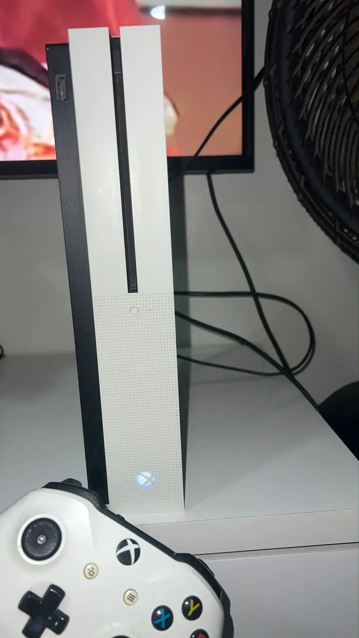Xbox one 1TB com caixa  - Foto 2