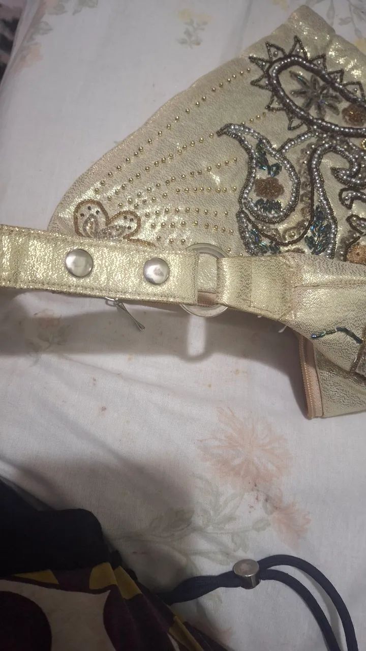 Bolsa ALDO Dourada Bordada  - Foto 5