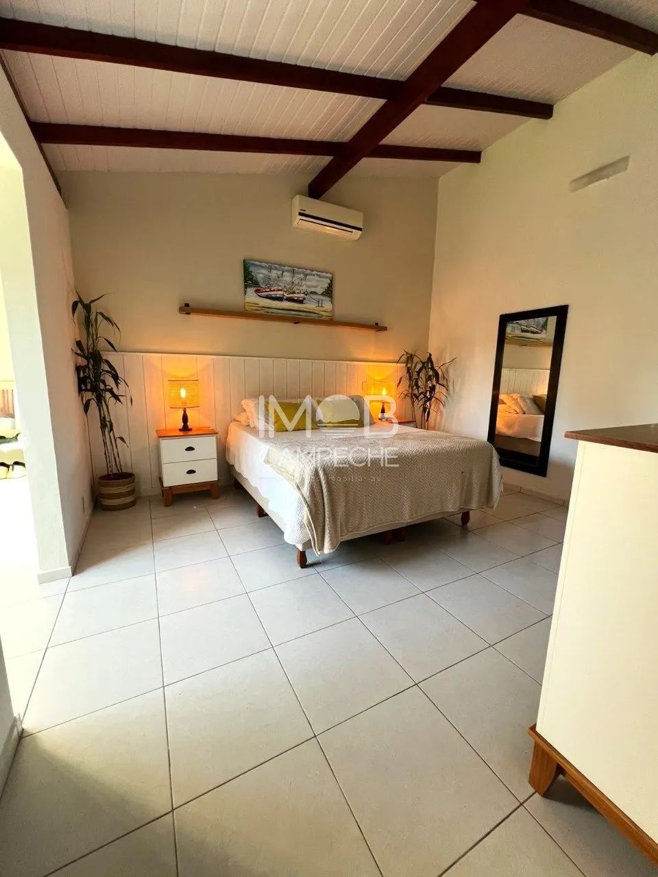 Casa com 04 quartos e proxima da praia do Campeche em Florianópolis - Foto 2