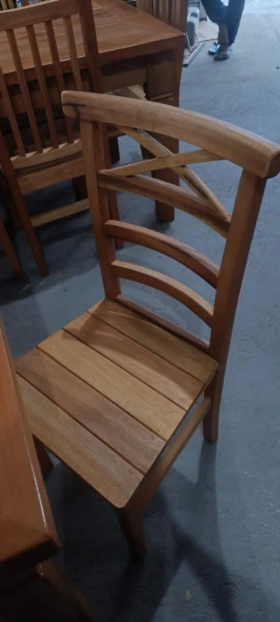 Mesa de madeira com seis cadeiras $ 2.799,00 no Pix nova e a pronta entrega - Foto 2