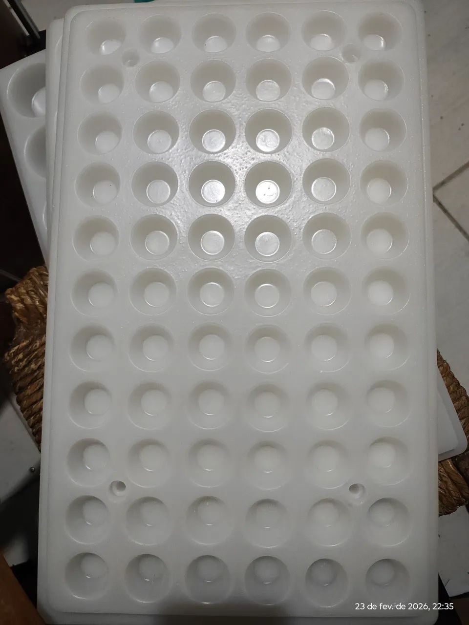 8 Tabuleiro polietileno para pão de queijo 