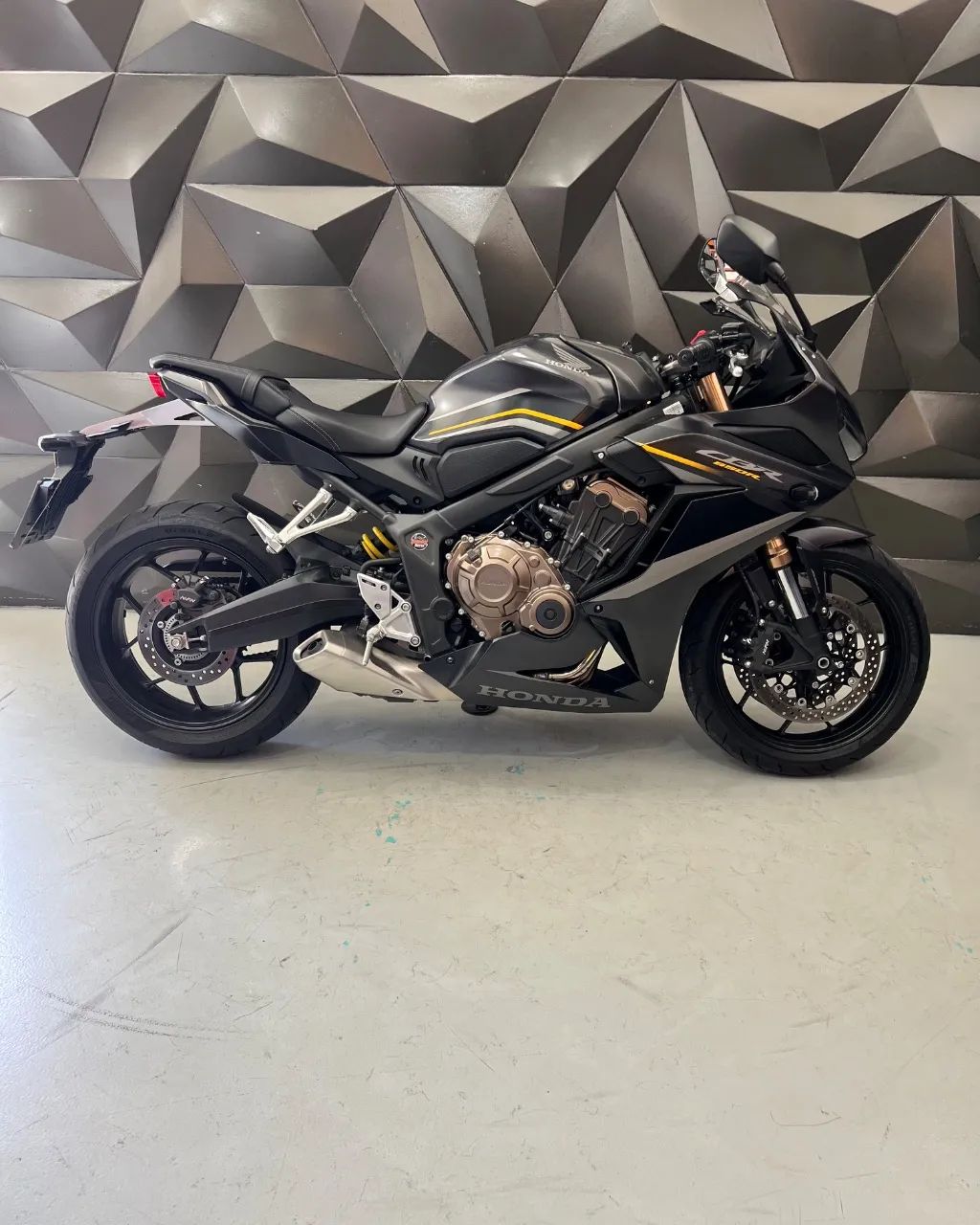 CBR 650 R - Foto 4