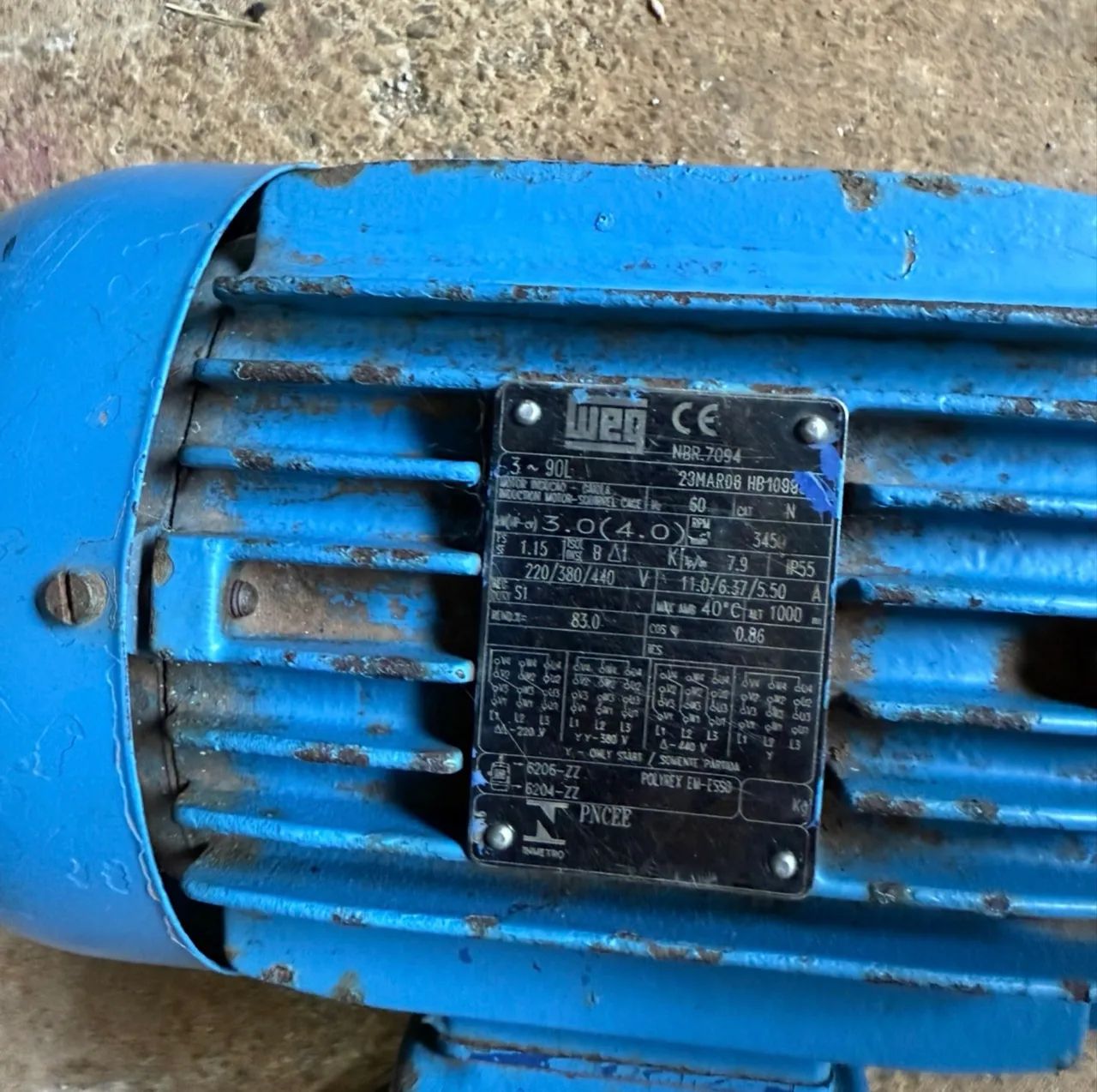 Motor 4 vc trifásico com bomba d?água  - Foto 4