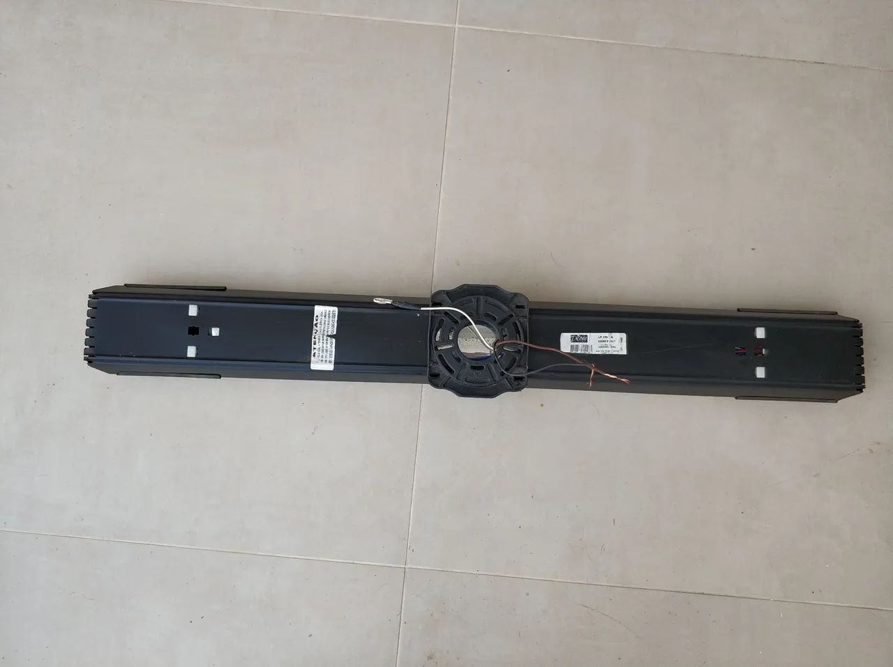 Kit com 3 luminárias dupla com lâmpada fluorescente 85cm - Foto 3