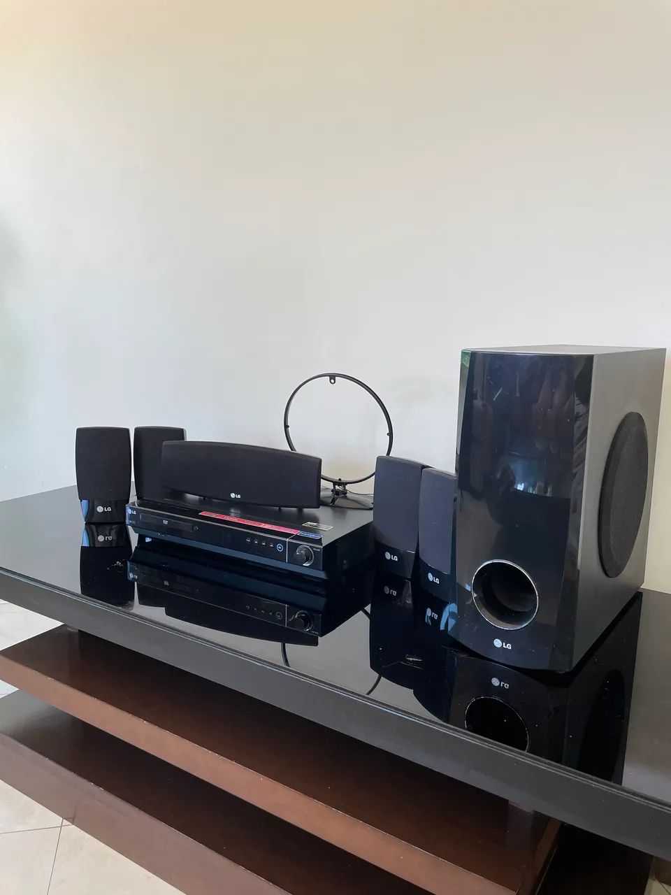 Home Theater LG 5.1 com DVD, HDMI e Subwoofer - Som para TV / Cinema em Casa - Completo - Foto 2