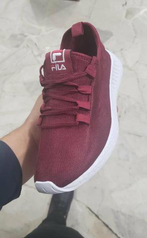 zapatillas fila bordo