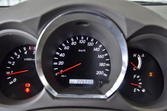 TOYOTA HILUX SW4 3.0 SRV 4X4 7 LUGARES 16V TURBO INTERCOOLER DIESEL 4P AUT 2010 - Foto 15