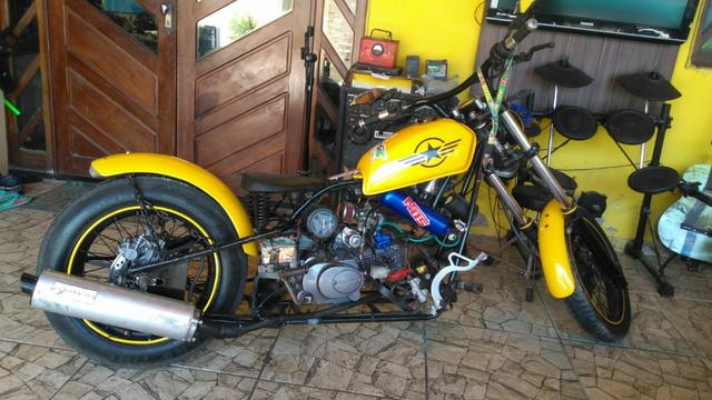 Moto customizada 75 cilindrada