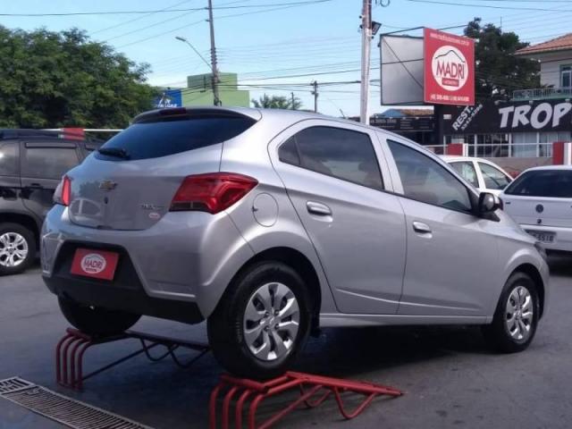ONIX HATCH LT 1.0 8V - Foto 3