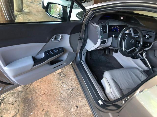 Civic 13-14 Carro tomado de financiamento, sem sinistro , sem batida 4 pneus novos - Foto 10