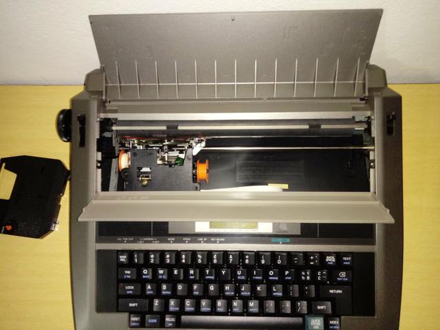 Máquina de escrever eletrônica Panasonic KX-R530 - Foto 3