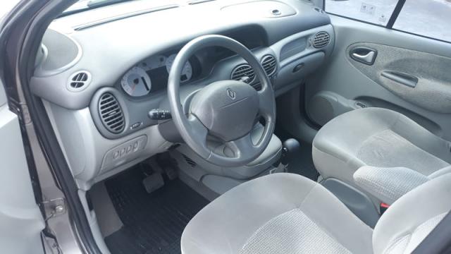 RENAULT SCENIC PRIVILEGE 2.0 16v - Foto 8