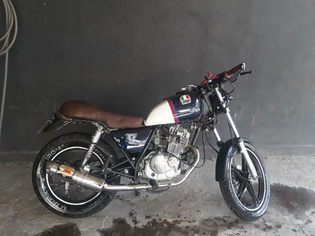 INTRUDER 125 CUSTOMIZADA