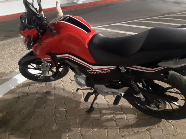 VENDO HONDA TITAN SERI 40 ANOS