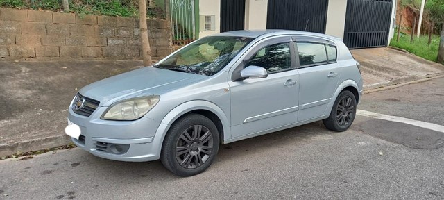 VECTRA GT 2009 2.0 8V